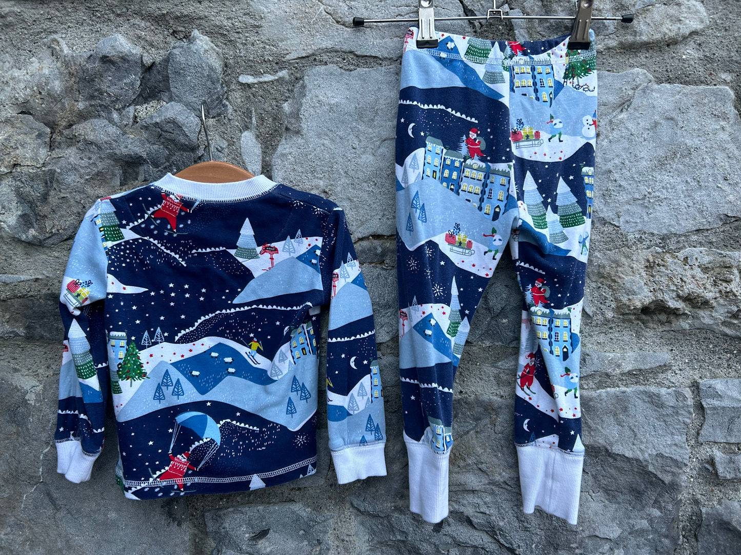 Navy wintertime pjs  2-3y (92-98cm)