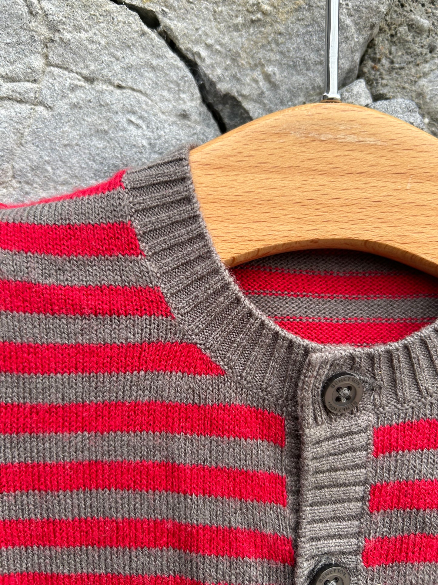 Red&grey stripy cardigan  0-1m (50-56cm)