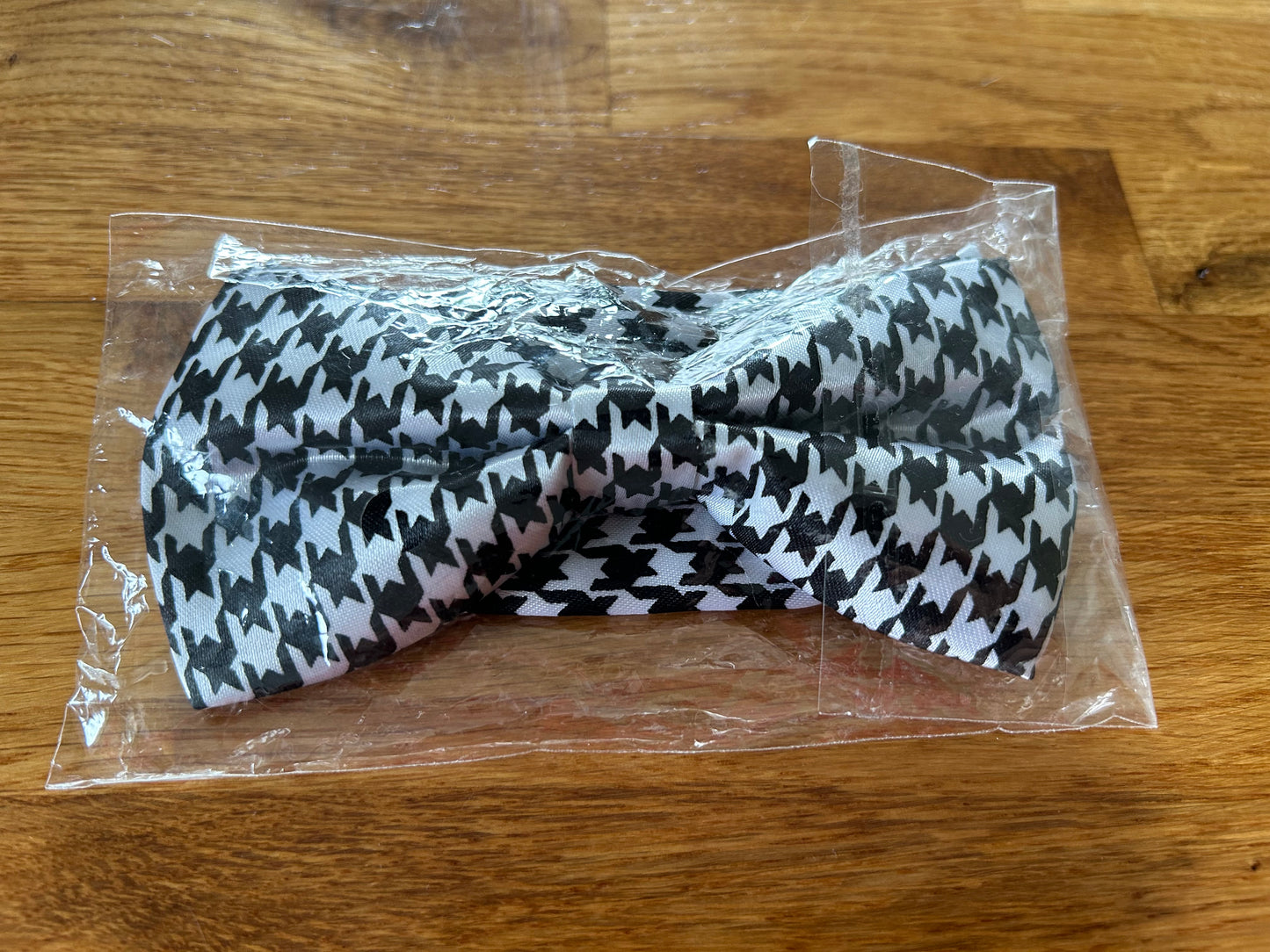 Houndstooth bow tie