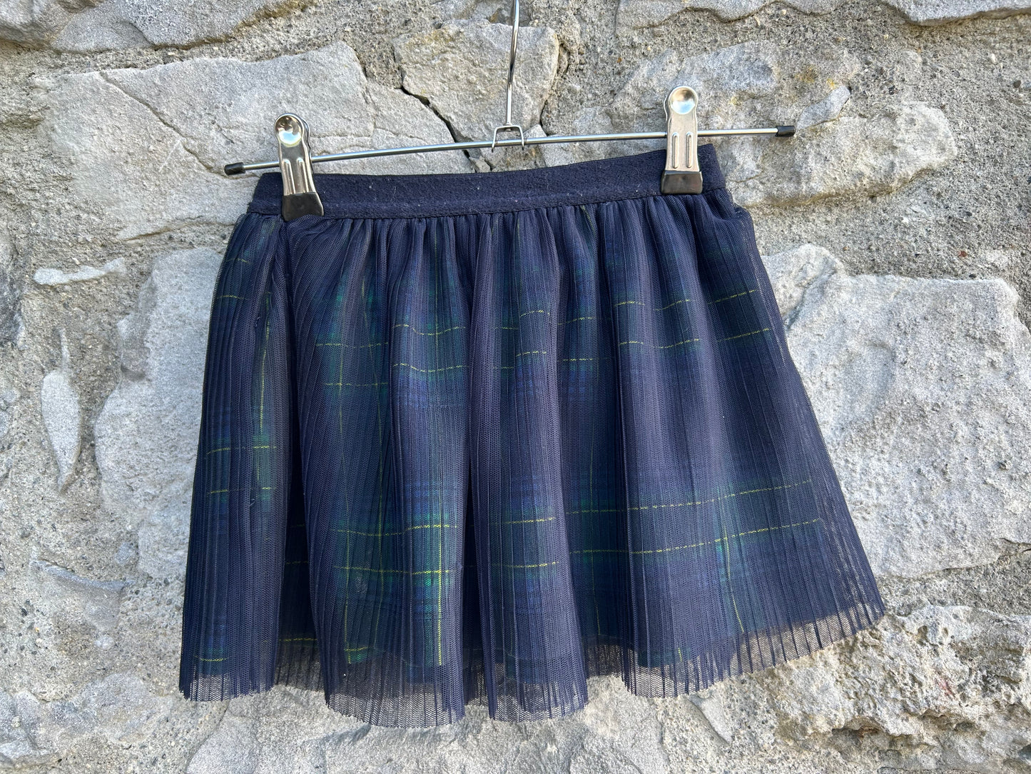 Navy checked skirt  4-5y (104-110cm)