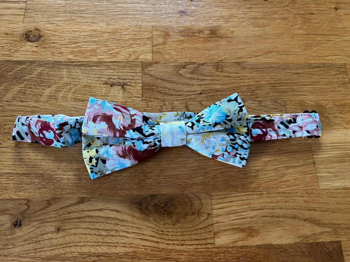 Pastel flower bow tie