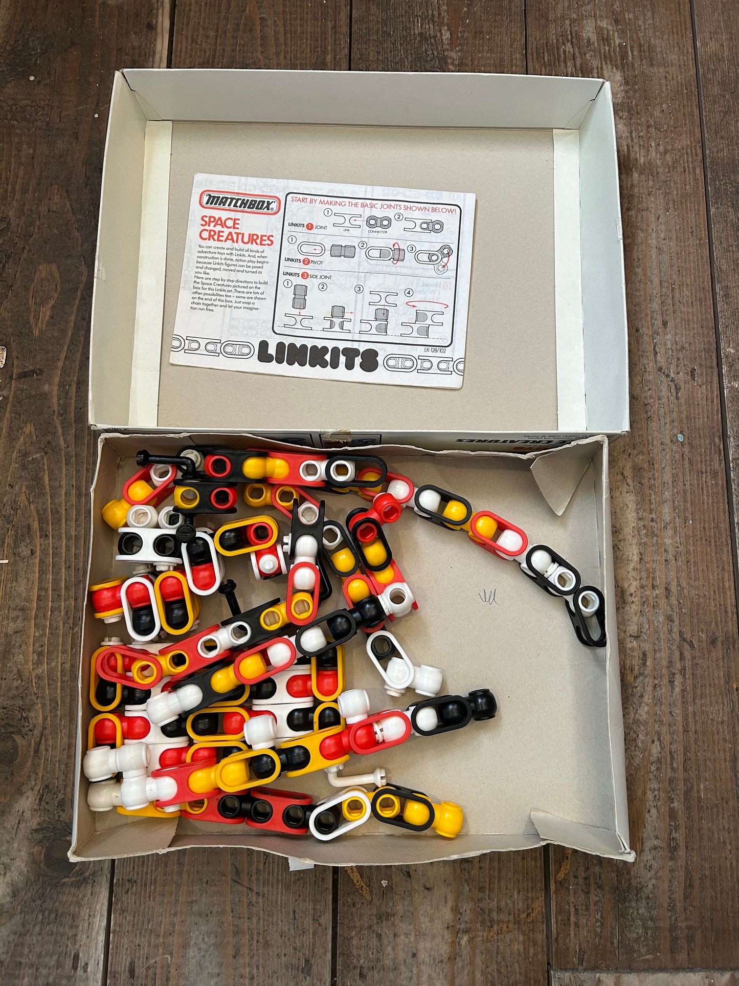 Vintage linkints construction game