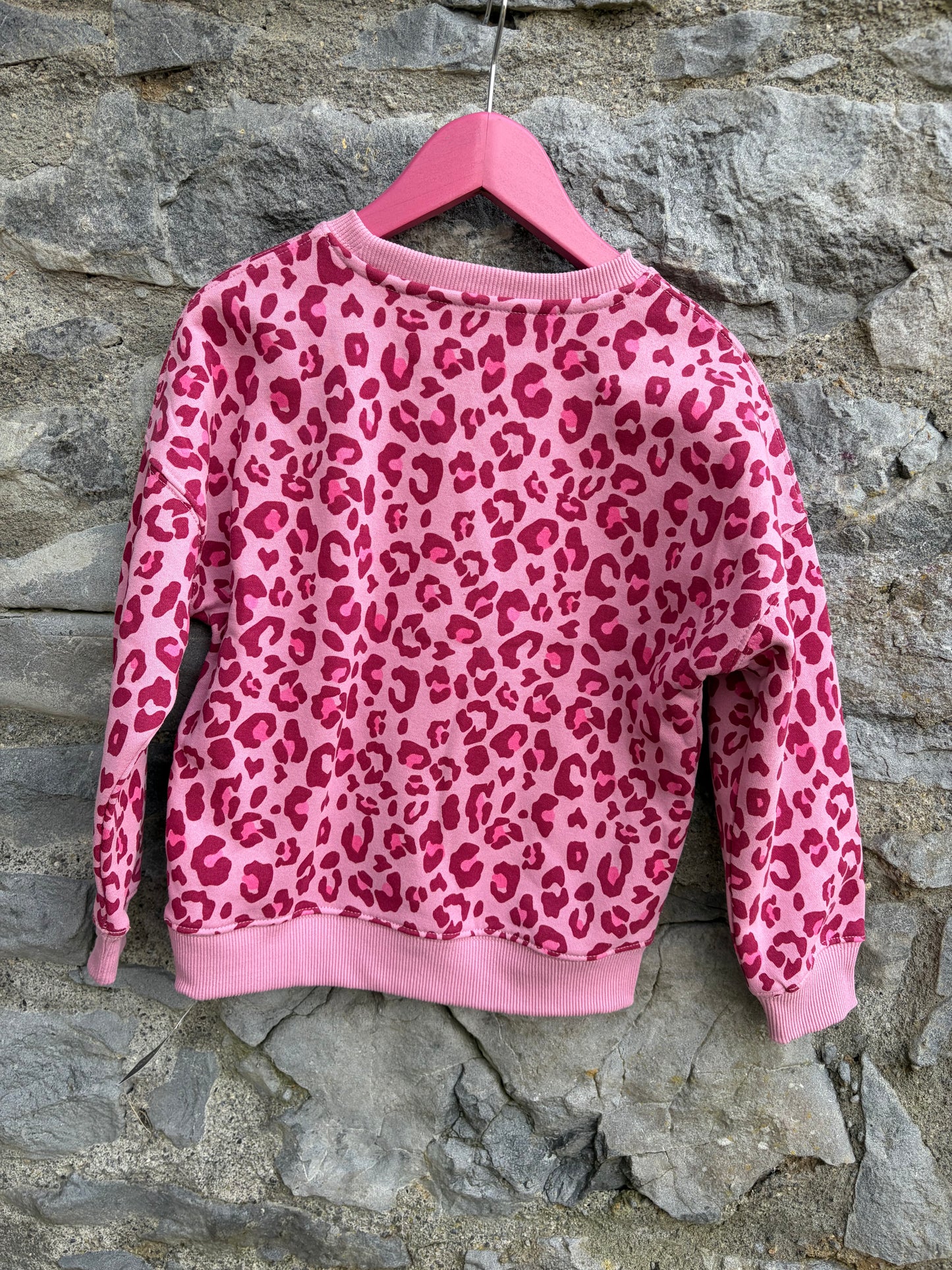Pink leopard print sweatshirt  6-7y (116-122cm)