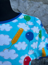Load image into Gallery viewer, Balloons&amp;clouds blue T-shirt  13y (158cm)
