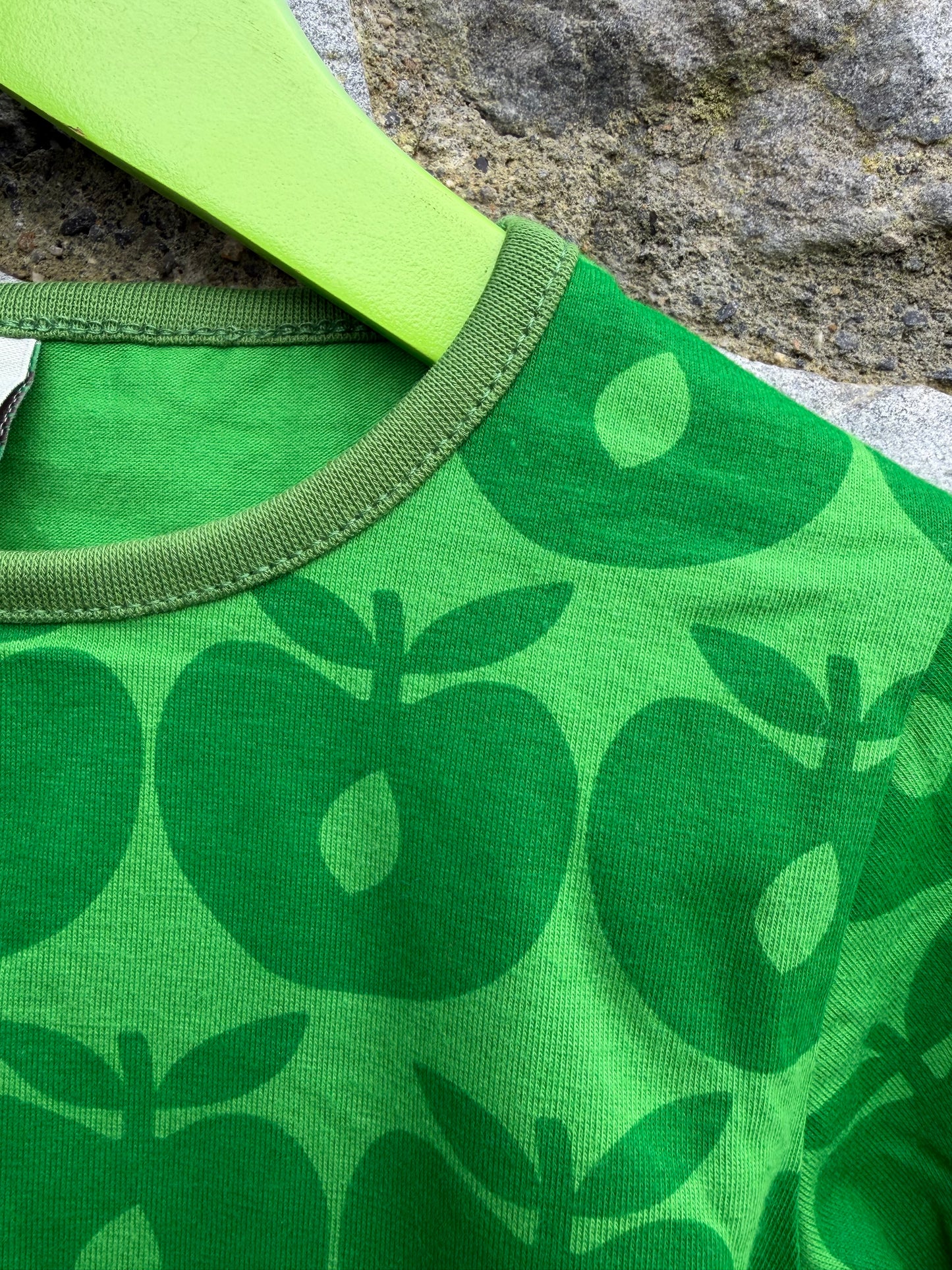 Green apples top  3-4y (98-104cm)