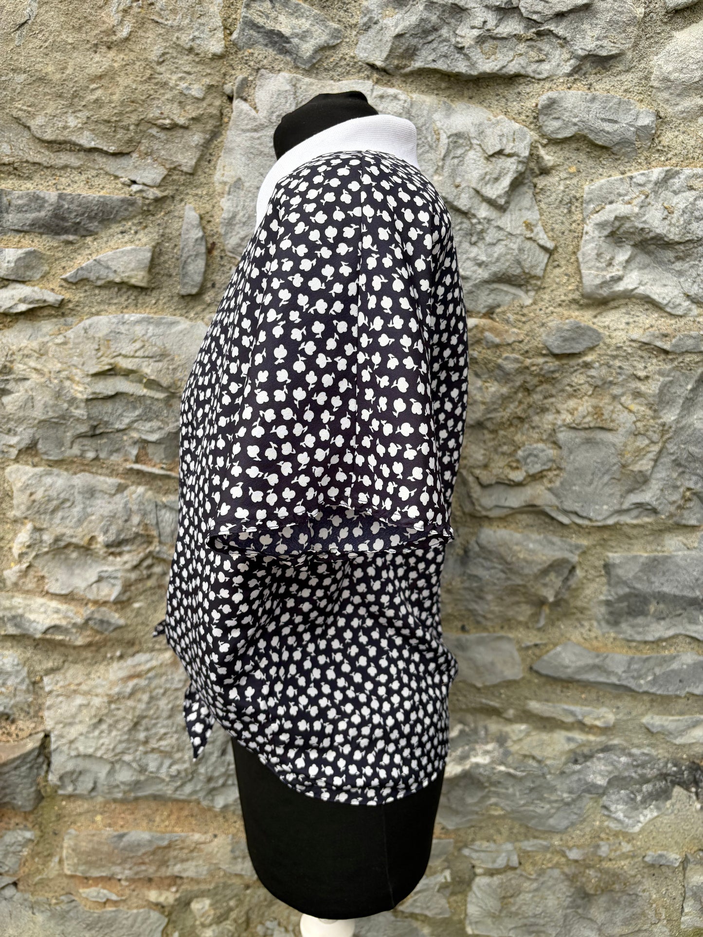 80s Black&white Flower blouse uk 12-14