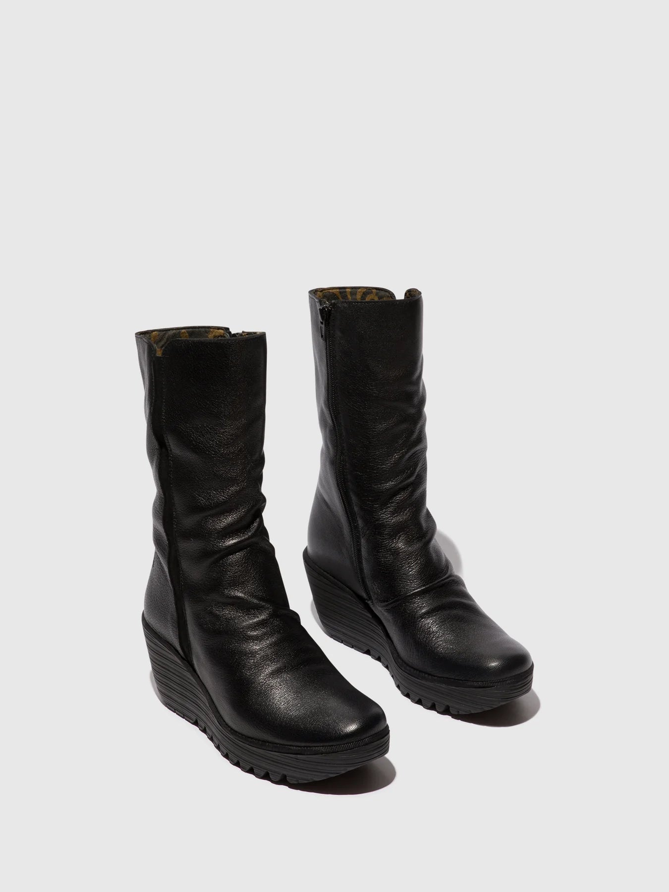 Black boots  uk 5 (eu 38)