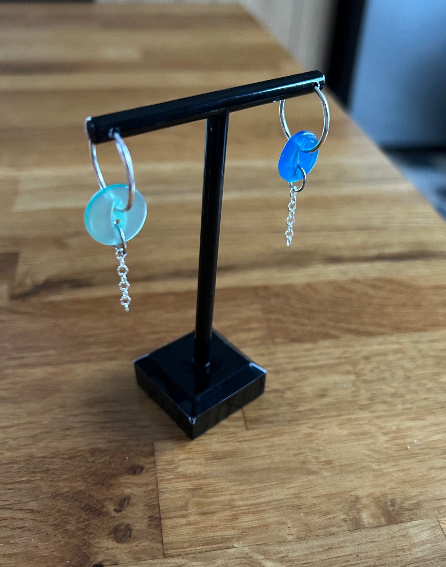 2 colours earrings