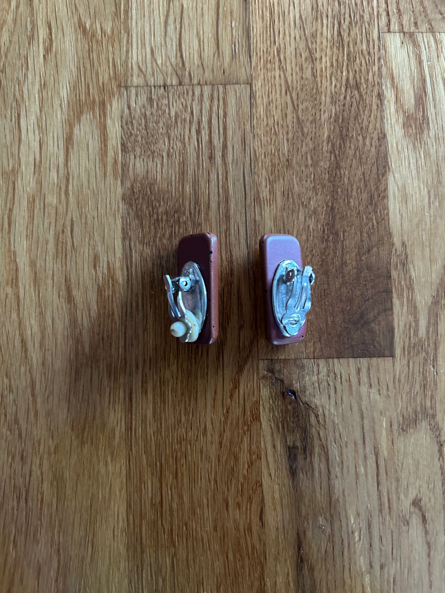 Brown clip earrings