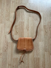 Load image into Gallery viewer, Beige crossbody bag

