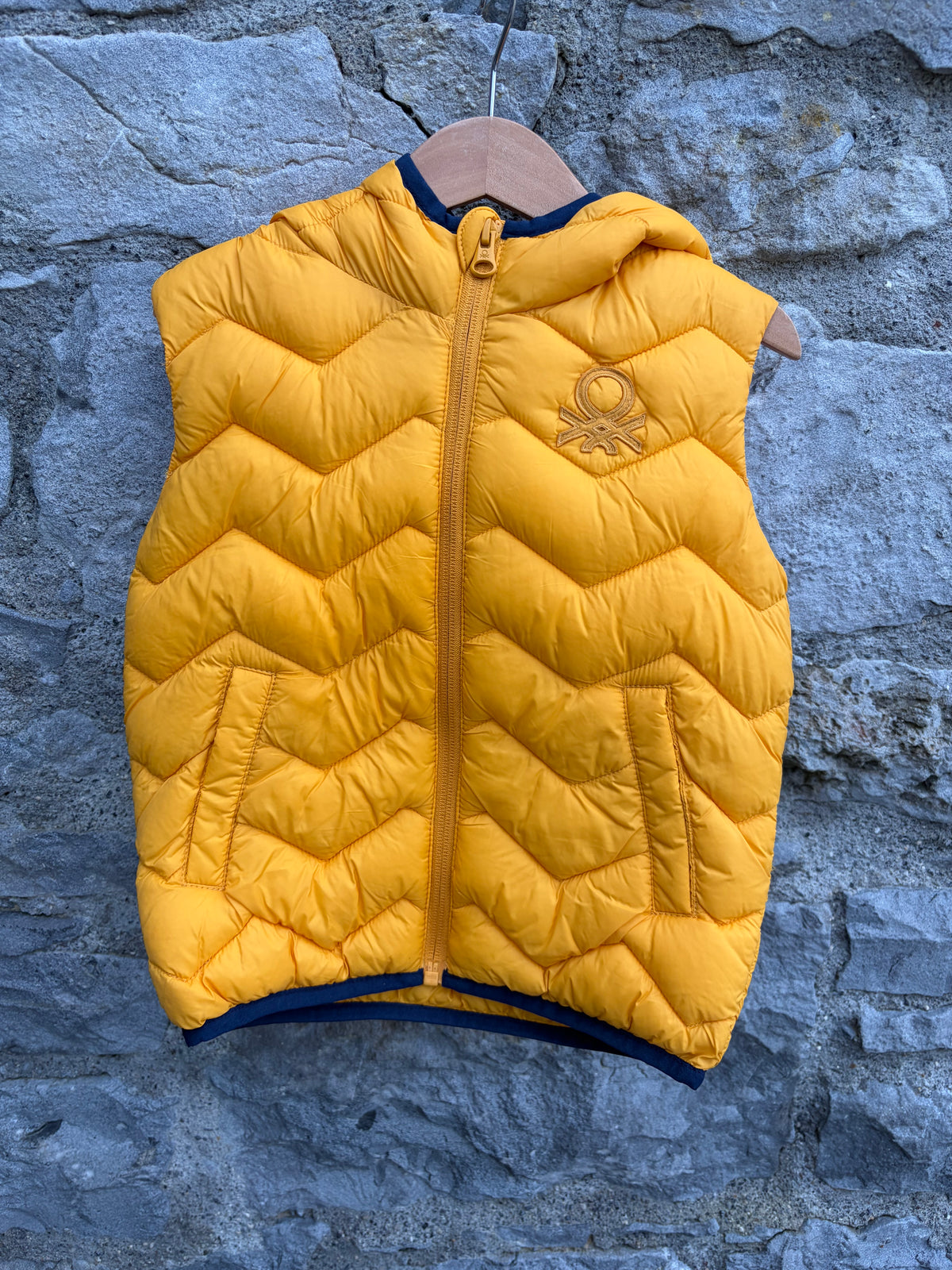 Yellow puffy gilet 2-3y (92-98cm)