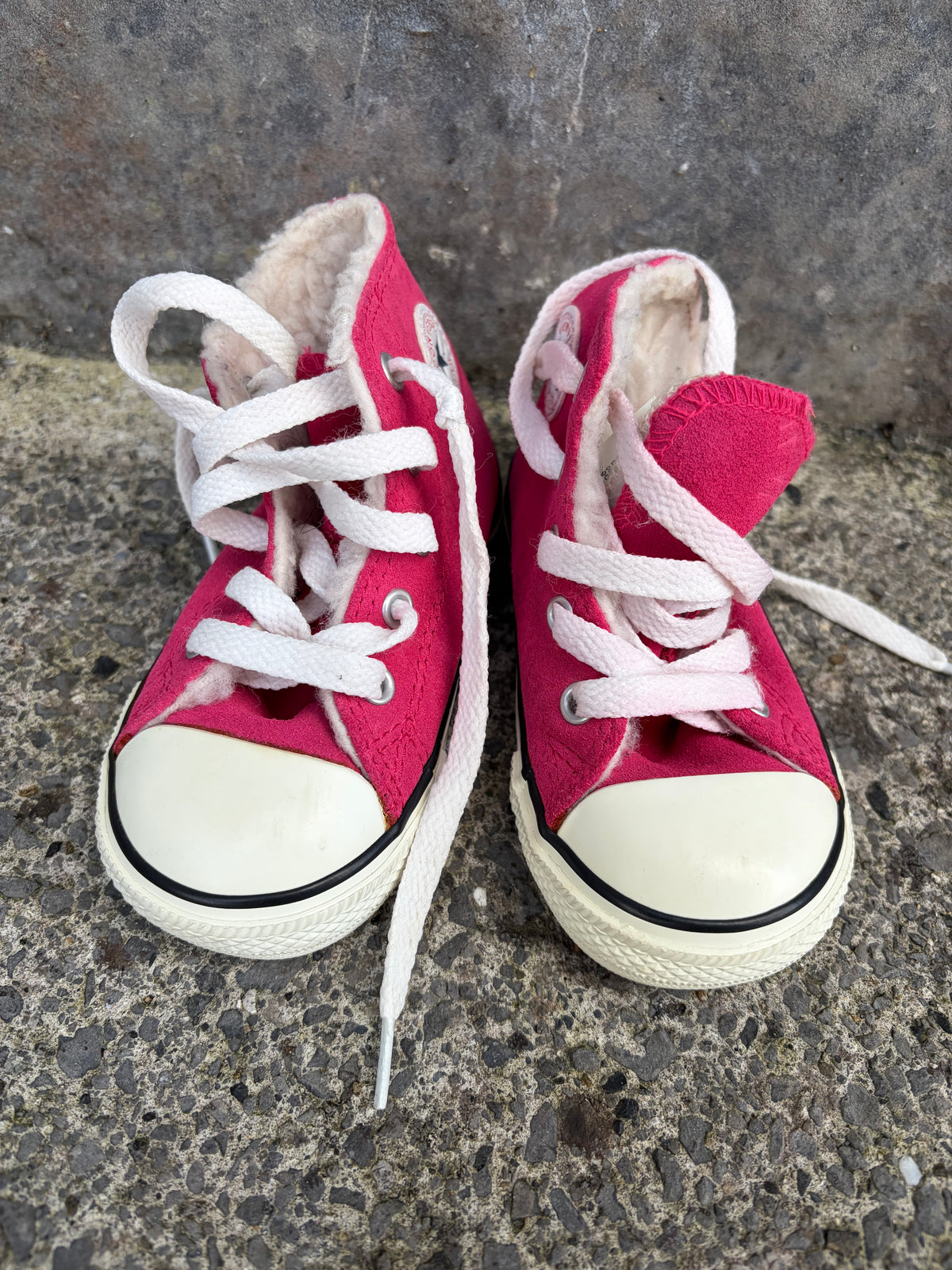 Pink furry lined converse  uk 7 (eu 23)