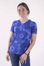 Load image into Gallery viewer, Blue floral t-shirt uk 12
