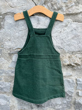 Load image into Gallery viewer, Green pinafore  2-3y (92-98cm)
