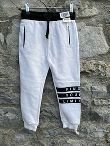 White tracksuit pants  4-5y (104-110cm)