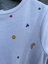 Load image into Gallery viewer, Rainbow&amp;sun white onesie   3-6m (62-68cm)
