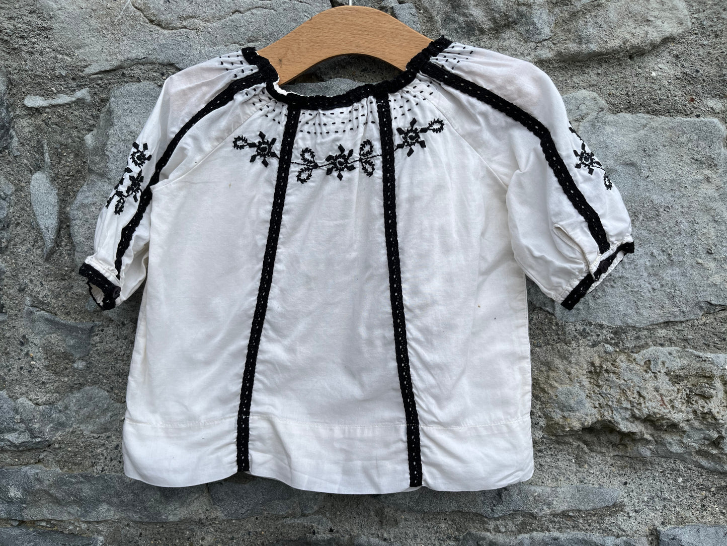 Folk embroidered top  6-12m (68-80cm)