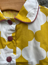 Load image into Gallery viewer, Mustard pattern oversize shirt  12m (80cm)
