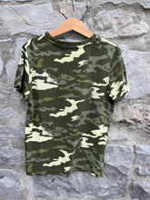 Load image into Gallery viewer, Camouflage dinosaur T-shirt  7y (122cm)
