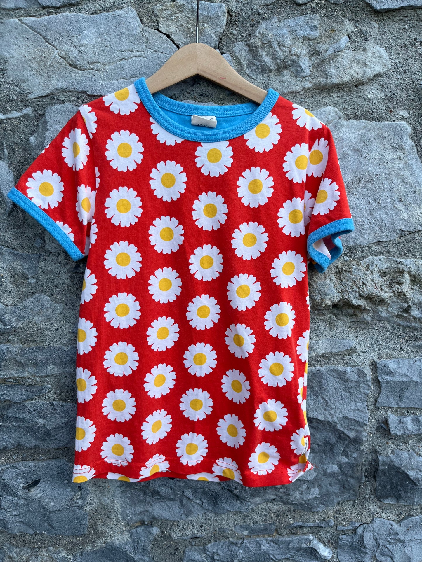 Red daisies T-shirt  9-10y (134-140cm)