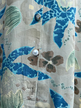 Load image into Gallery viewer, 80s blue starfish shirt M/L
