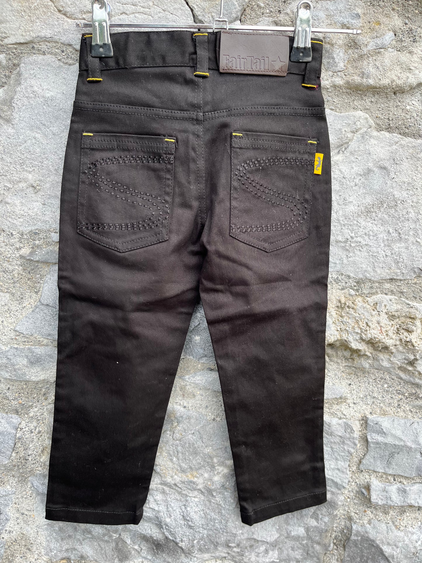 Black straight jeans   4y (104cm)