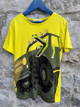 Load image into Gallery viewer, Crocodile in a truck T-shirt  7-8y (122-128cm)
