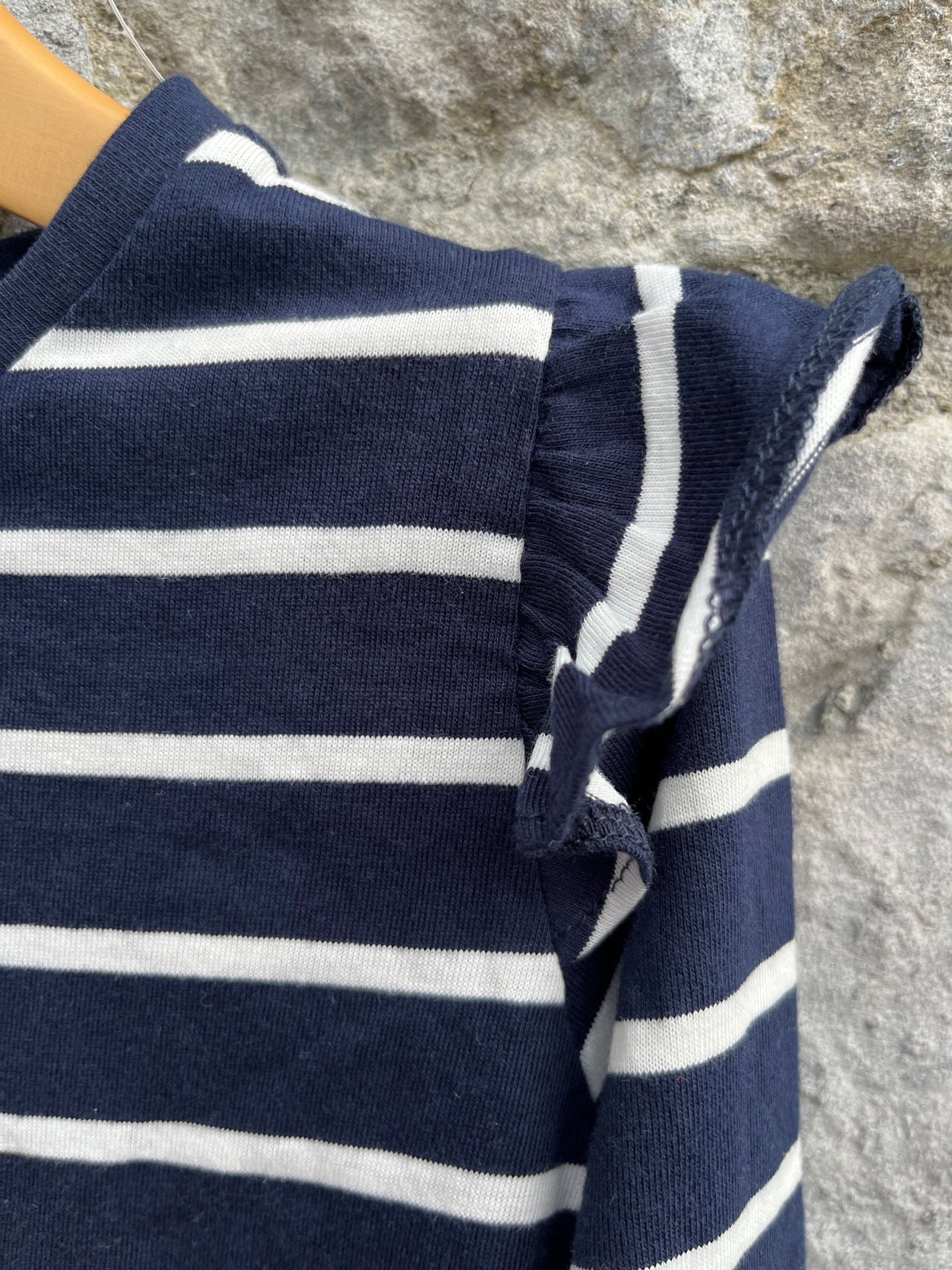 Navy stripy top   5-6y (110-116cm)