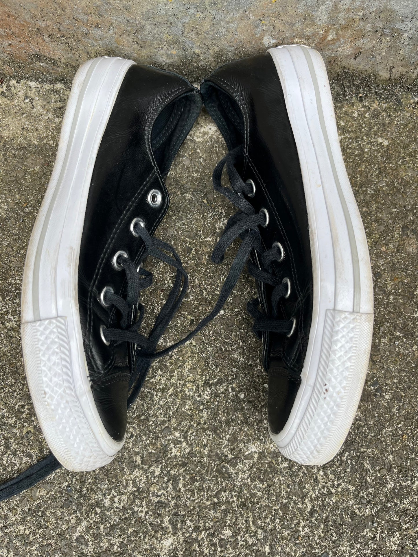 Black leather converse   uk 3.5 (eu 36.5)