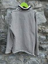 Load image into Gallery viewer, Black&amp;white sweatshirt  11-12y (146-152cm)
