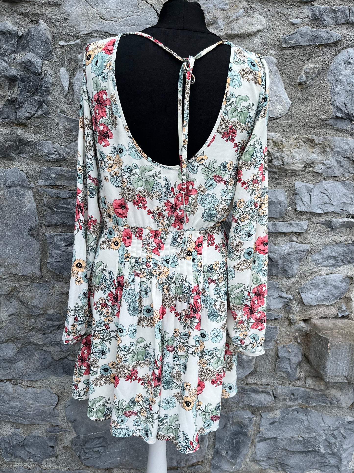 Floral dress with low back uk 8