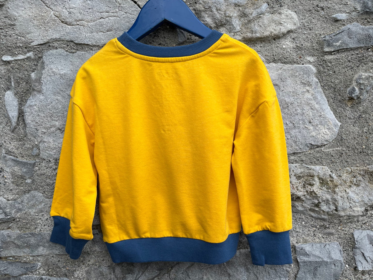 Old gold sweatshirt  2y (92cm)