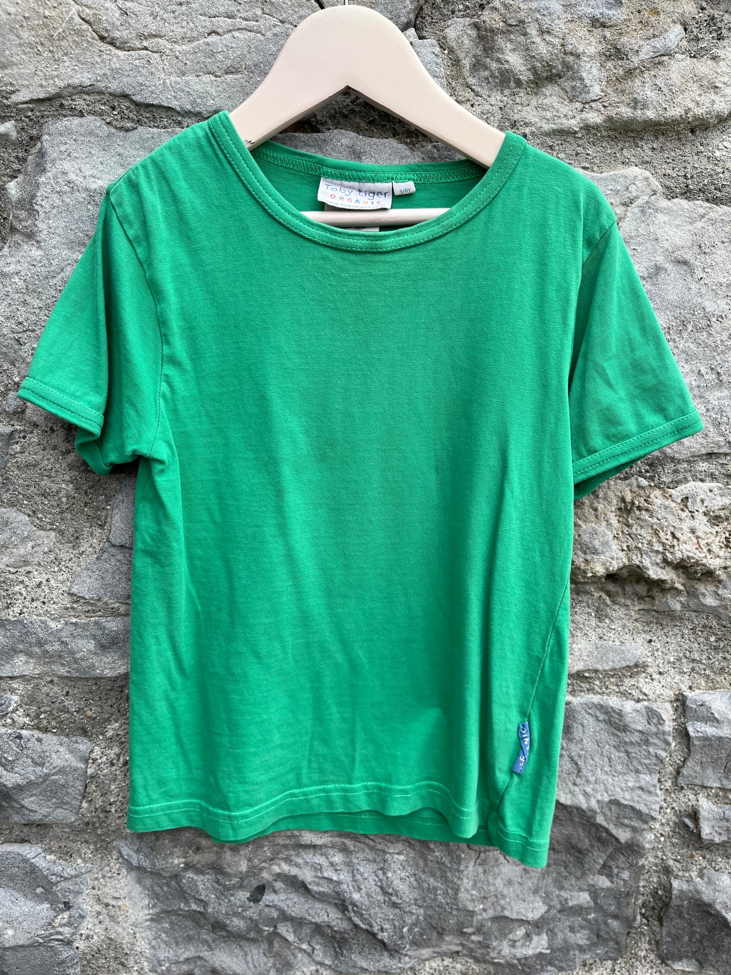 Green T-shirt  5y (110cm)