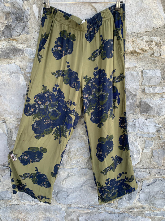 Green pants with navy flowers   uk 14-16