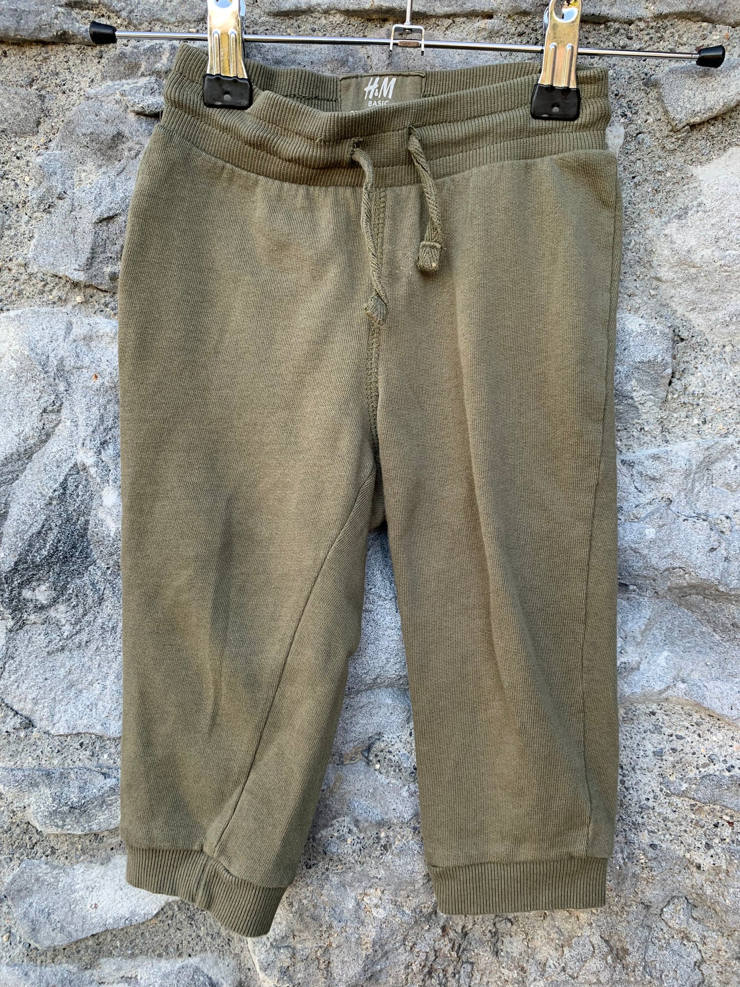 Green tracksuit bottoms   9-12m (74-80cm)