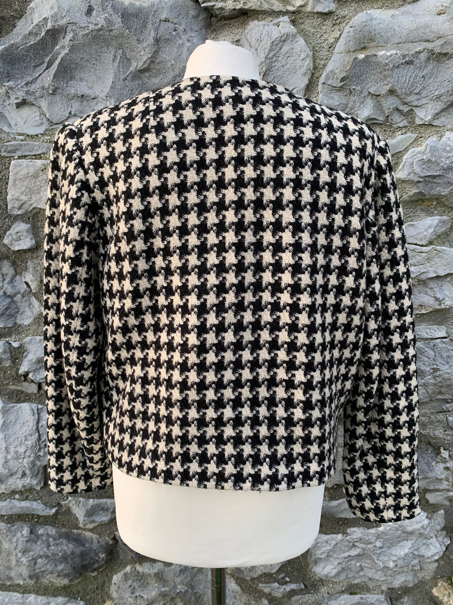 Houndstooth jacket with gold buttons    uk 12