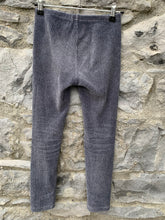 Load image into Gallery viewer, Grey ribbed leggings  9y (134cm)
