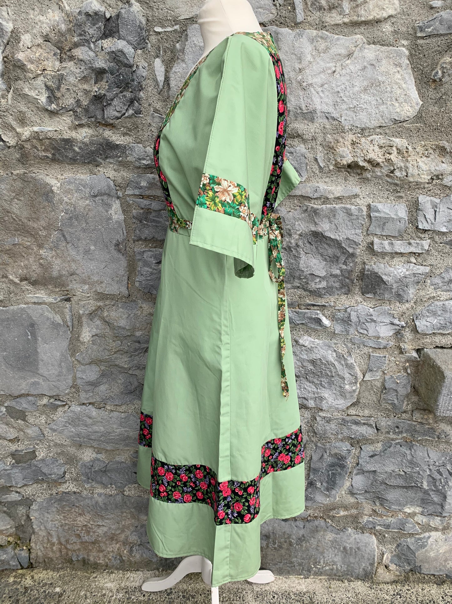 Green floral folk dress   uk 10-12