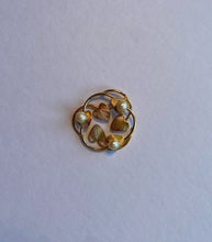 Load image into Gallery viewer, 80s Gold leaves brooch
