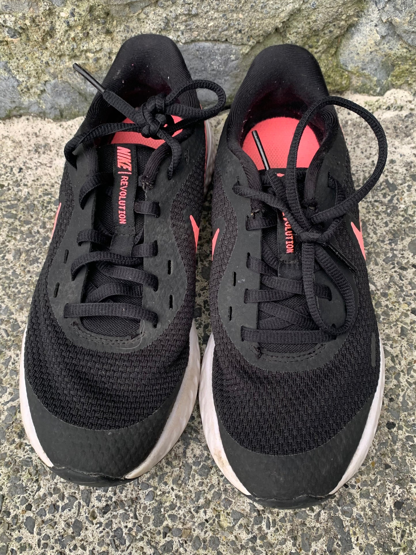 Black runners with pink stripe  uk 2.5-3 (eu 35.5)