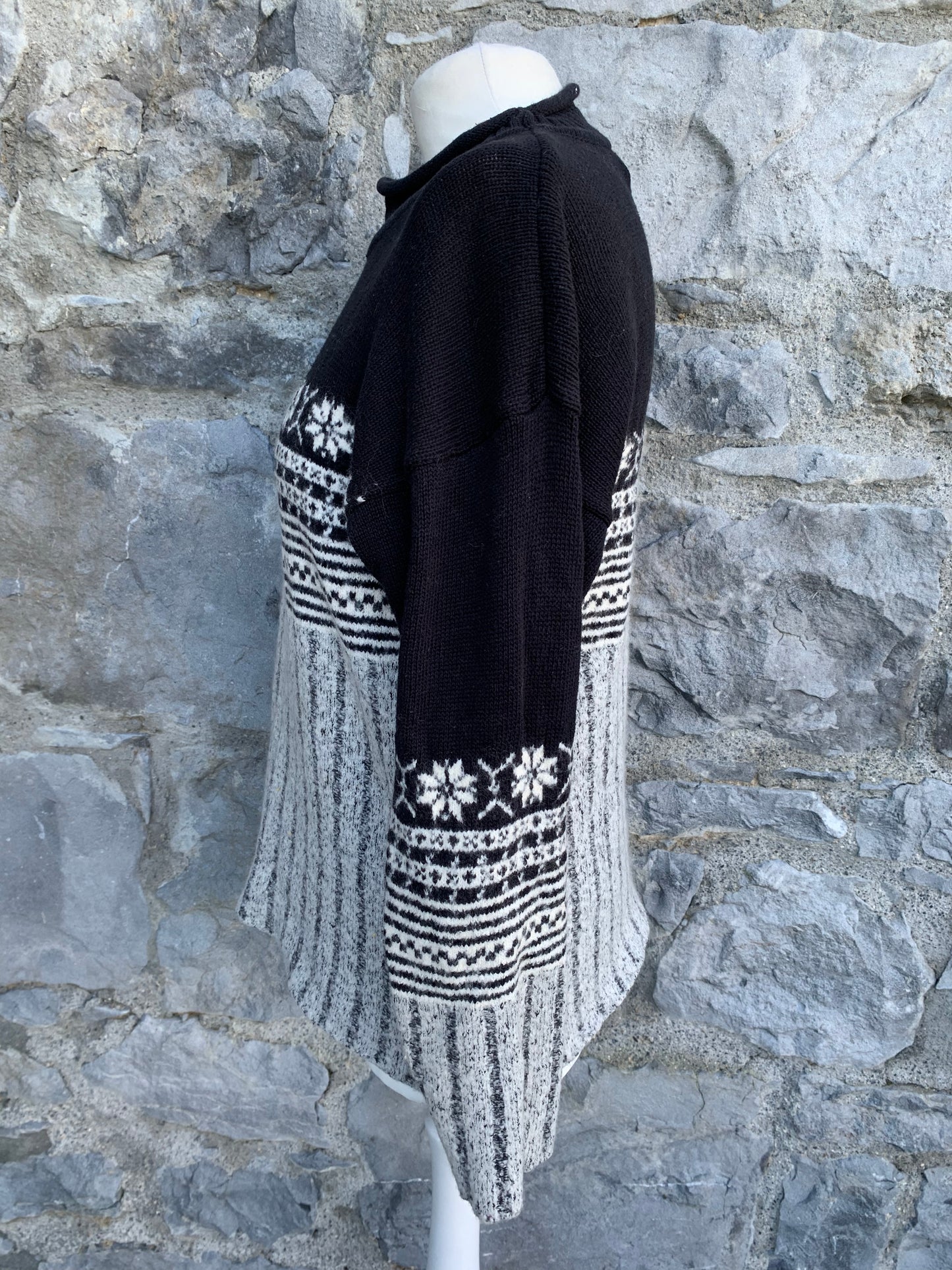 Black&grey snowflakes jumper   uk 8