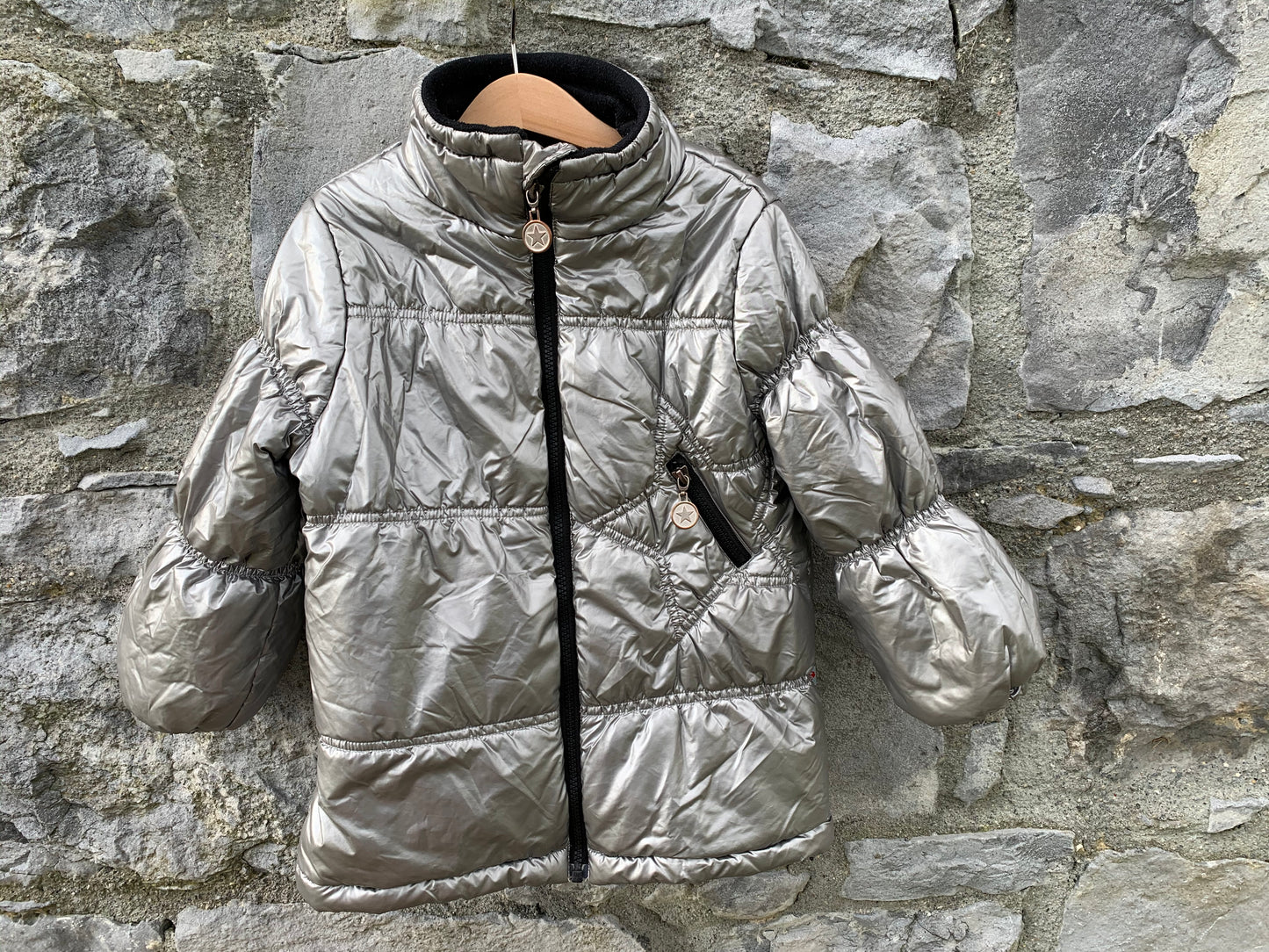 Silver puffy jacket     4y (104cm)