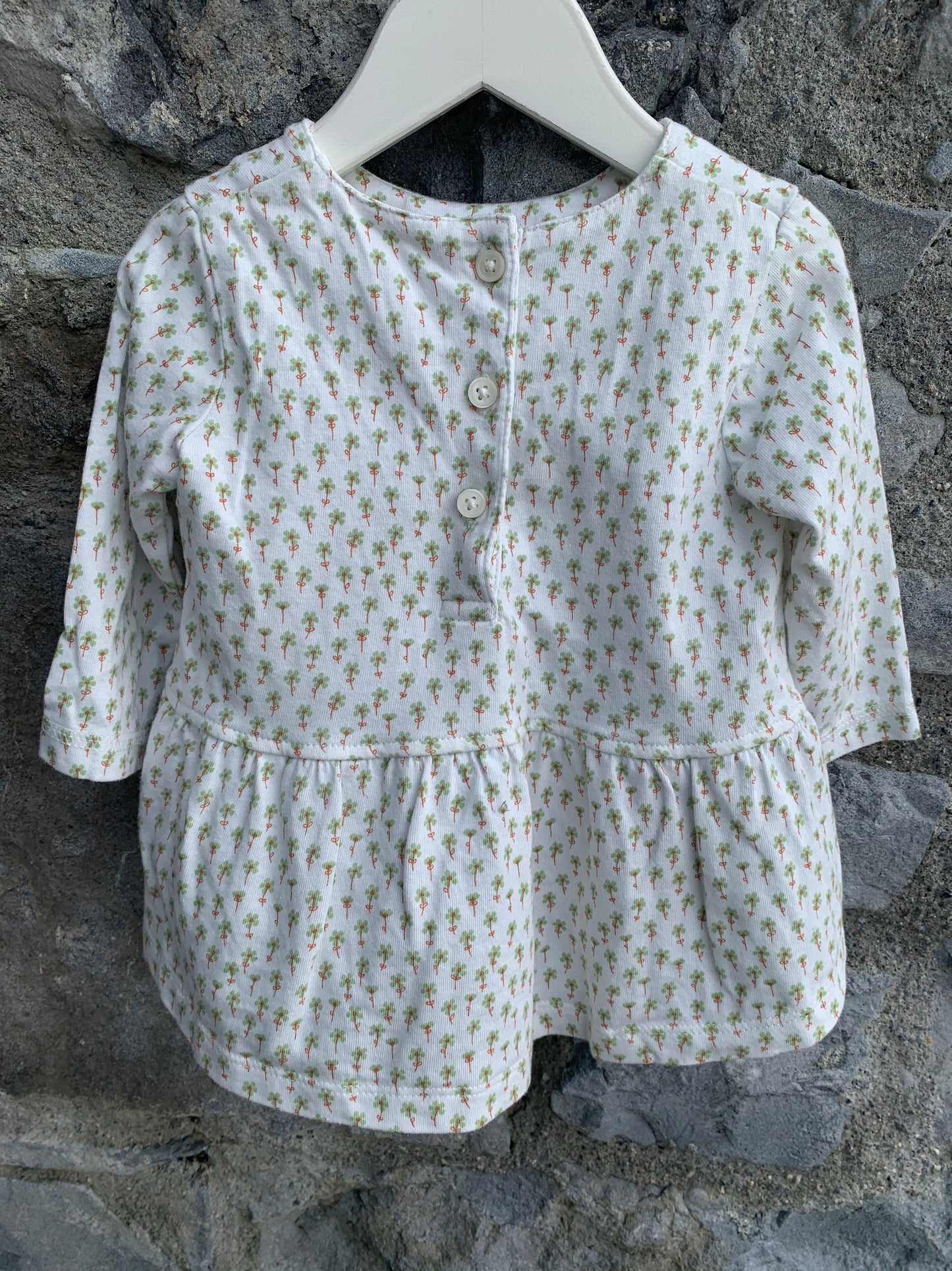 White top with flowers   3-6m (62-68cm)