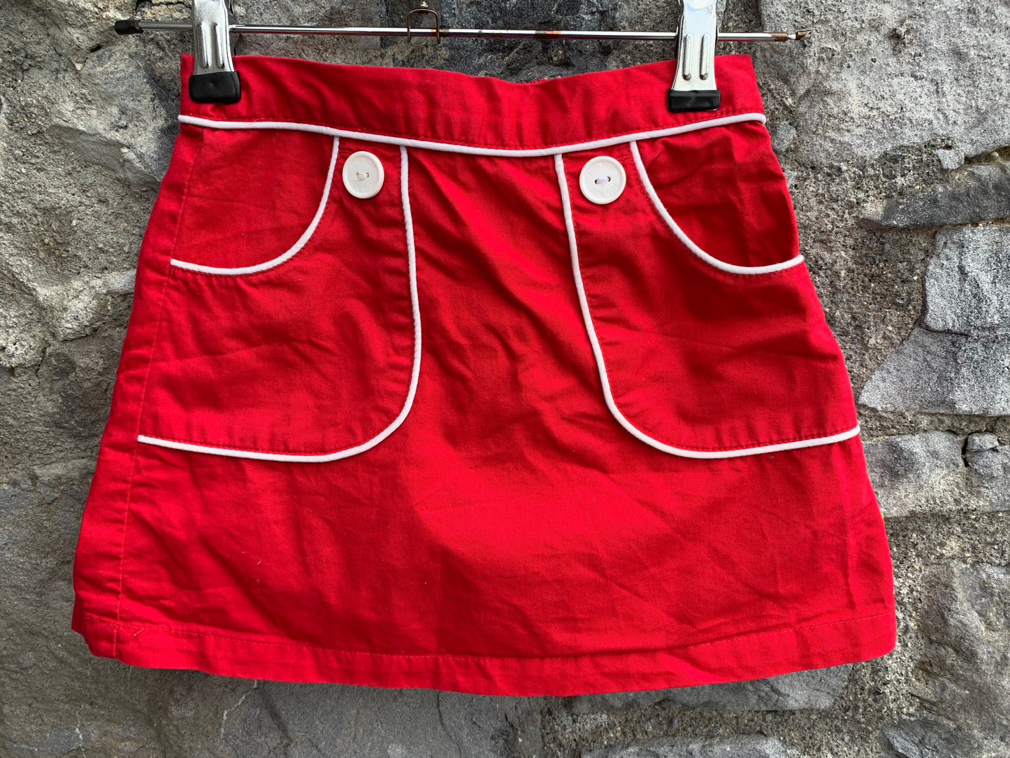 Red skirt    4-5y (104-110cm)