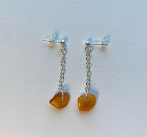 Pendant amber earrings
