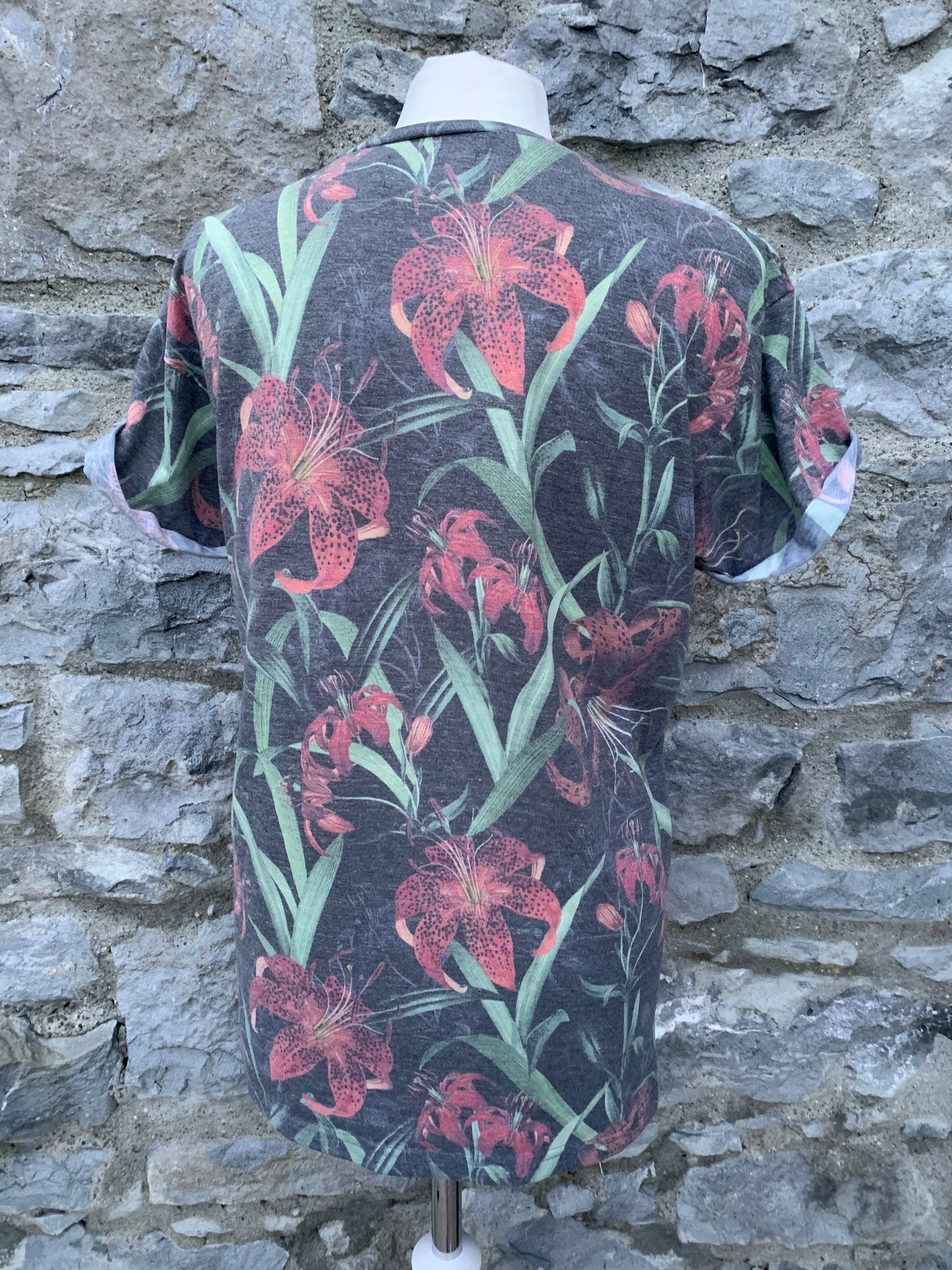 Floral T-shirt   XS