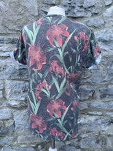 Load image into Gallery viewer, Floral T-shirt   XS

