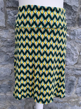 Load image into Gallery viewer, Green patterned skirt   uk 8-10
