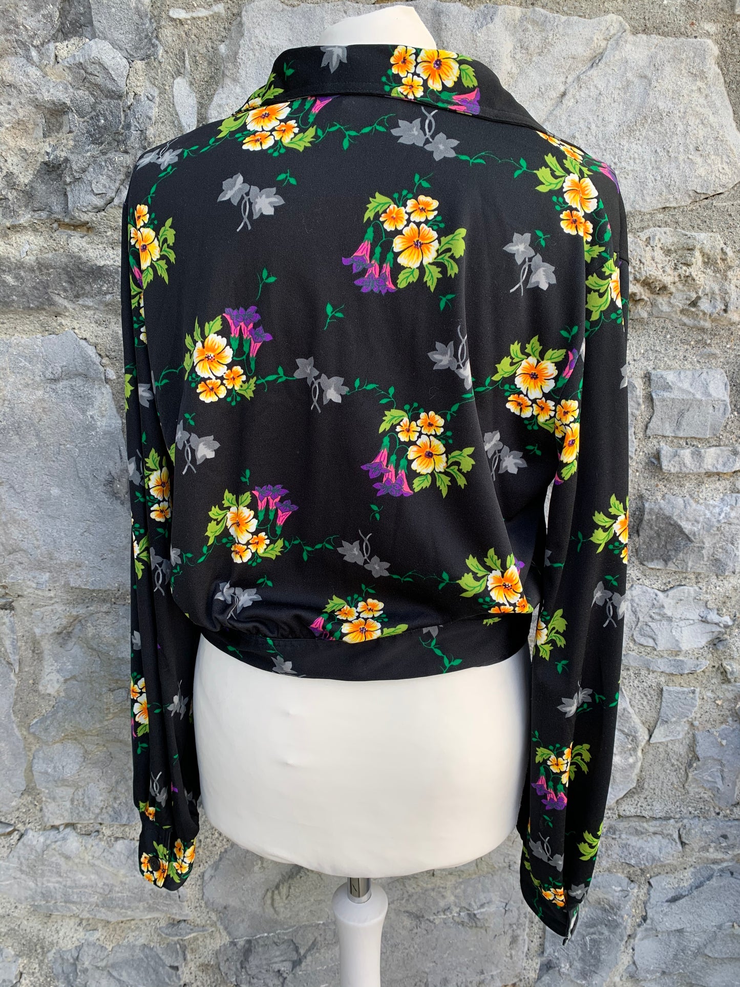 Liljeros black floral cropped shirt   uk 14