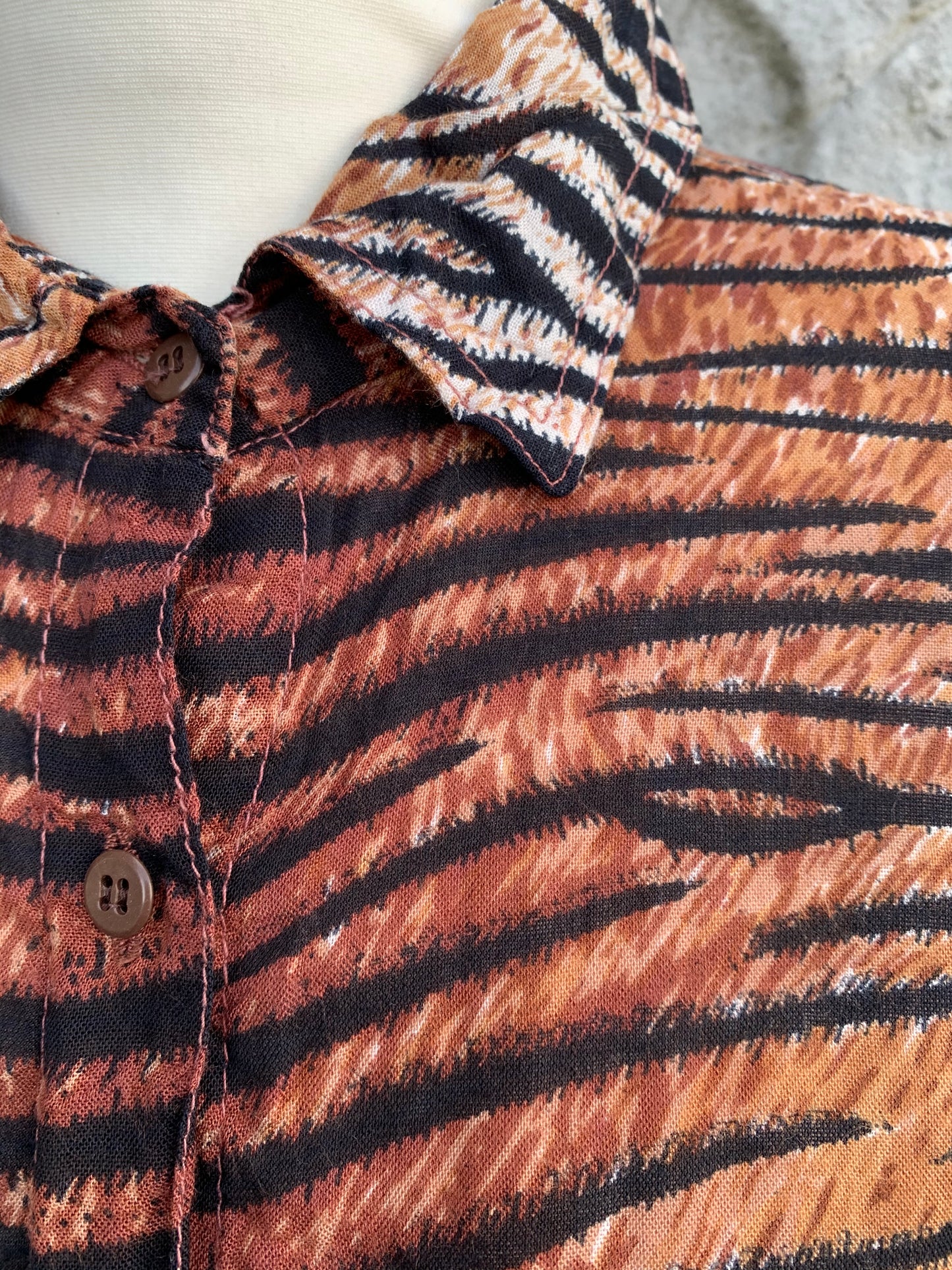 Tina tiger stripes shirt   uk 16-20